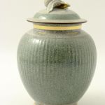 812 1440 VASE AND COVER